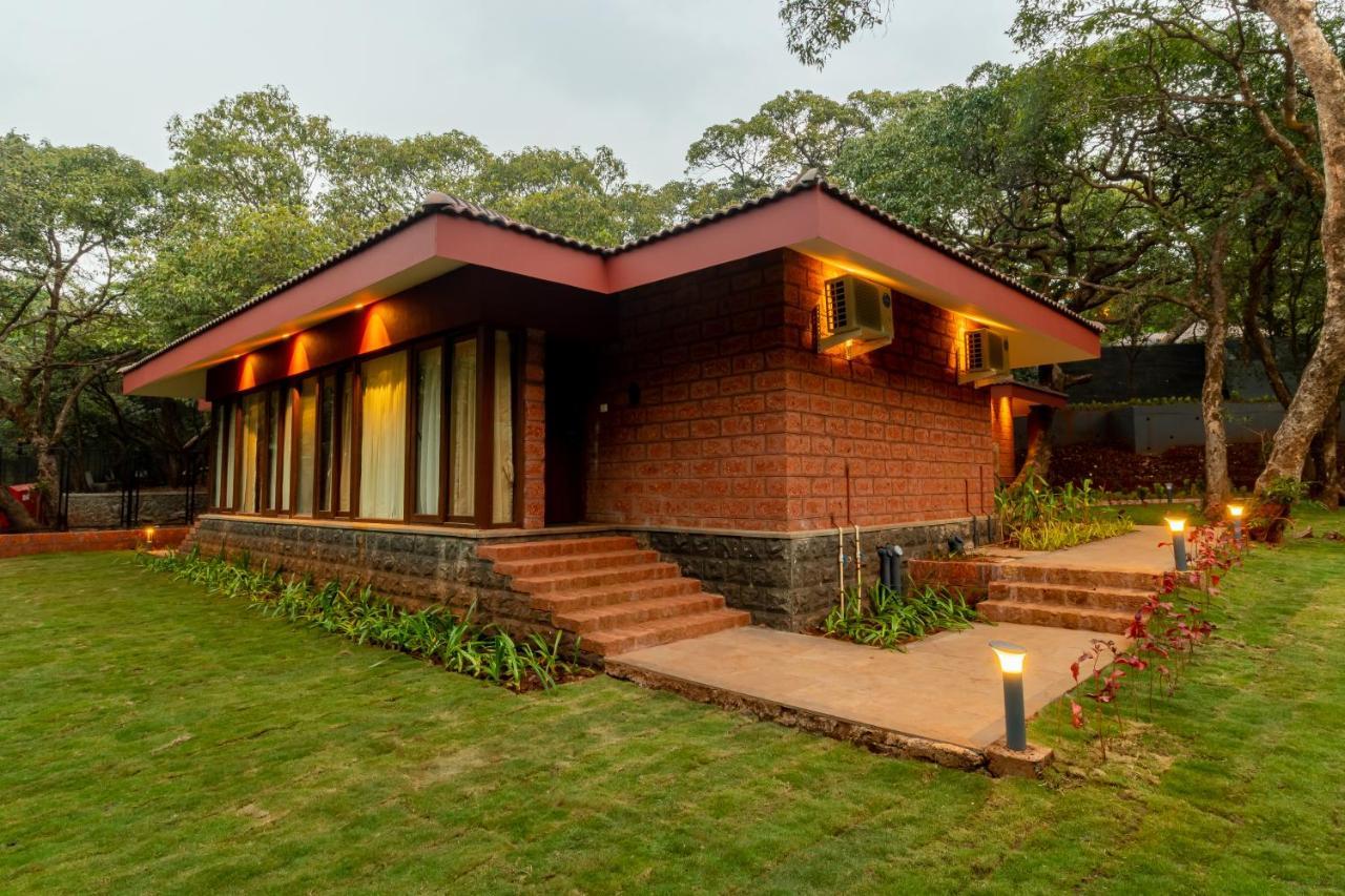 R R Heritage Resort Pure Vegetarian Mahābaleshwar Extérieur photo
